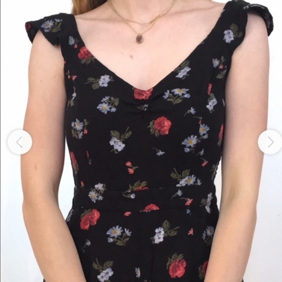 American eagle floral ruffle sleeve romper - Picture 11 of 13